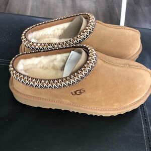 UGG Tan Kids Slippers